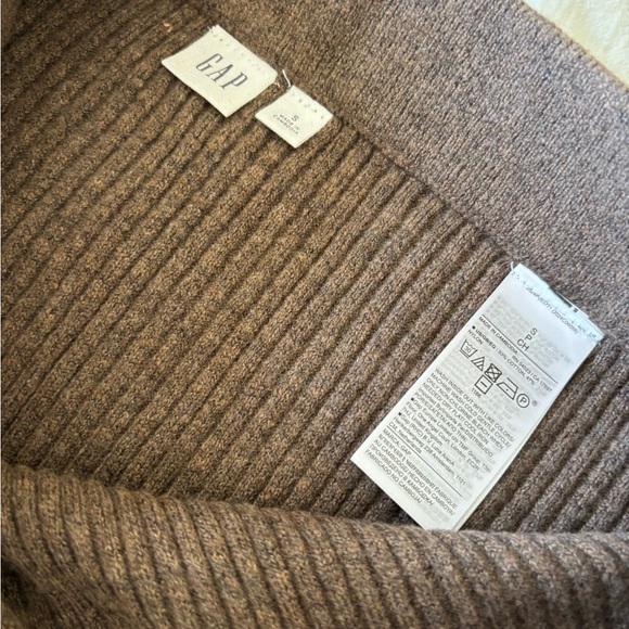 Gap Sweater Skirt - Picture 2 of 4